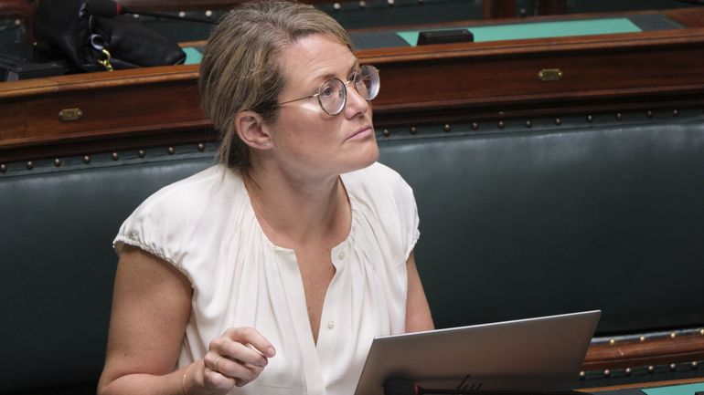 "Le revenu d'intégration des Ukrainiens sera lié à leurs efforts d'intégration", annonce la ministre de l'Intégration sociale Anneleen Van Bossuyt