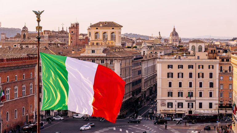 En Italie, une bombe explose sous la voiture vide du journaliste d'investigation Sigfrido Ranucci
