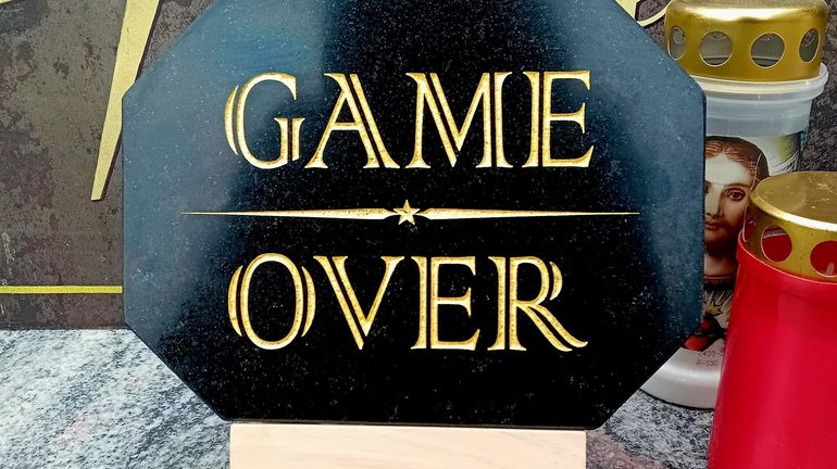 L’humour a-t-il sa place au cimetière et aux funérailles ? "Là où il n’y a pas de rire, il n’y a pas de deuil" L’humour a-t-il sa place au cimetière et aux funérailles ? "Là où il n’y a pas de rire, il n’y a pas de deuil"