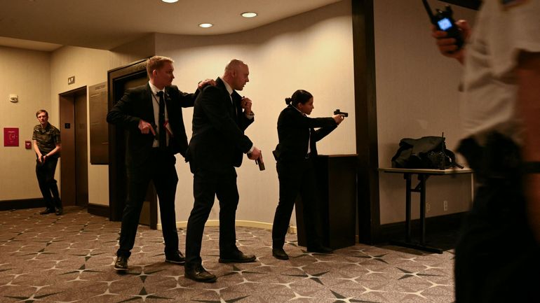 Donald Trump évacué et indemne après des tirs au dîner des correspondants à la Maison Blanche, le tireur arrêté