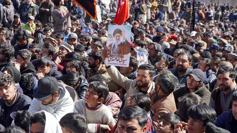 Le consulat américain à Karachi visé par une tentative d'assaut de centaines de manifestants pro-Iran