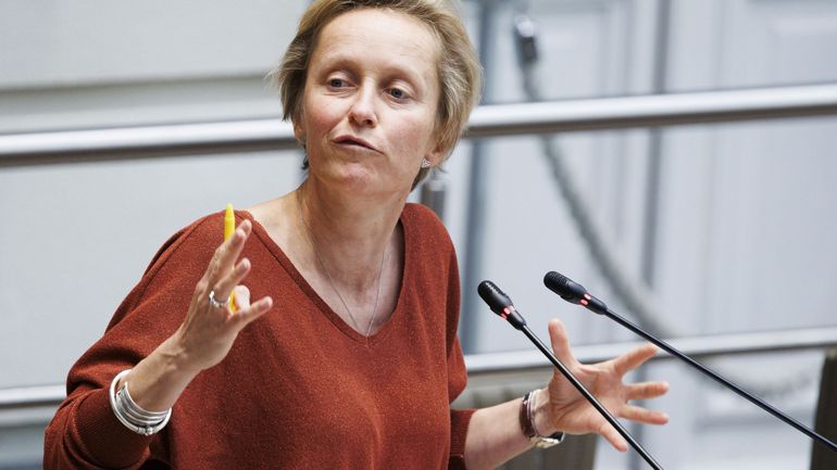 "Nous aurions du aborder les choses autrement": la ministre flamande de la Mobilité admet avoir sous-estimé la sensibilité du dossier du transport d'élèves