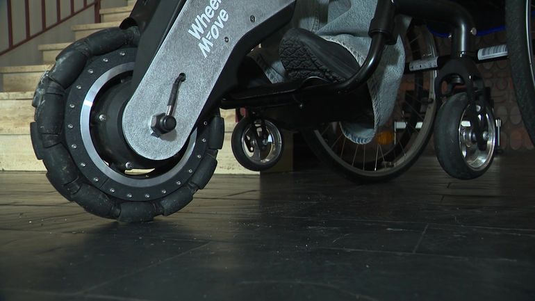 Un œil sur demain : un dispositif tout-terrain adaptable aux fauteuils roulants standards