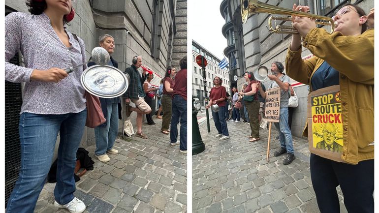 Concert de casseroles, tambours et sifflets : les riverains survolés par les avions devant le cabinet Crucke