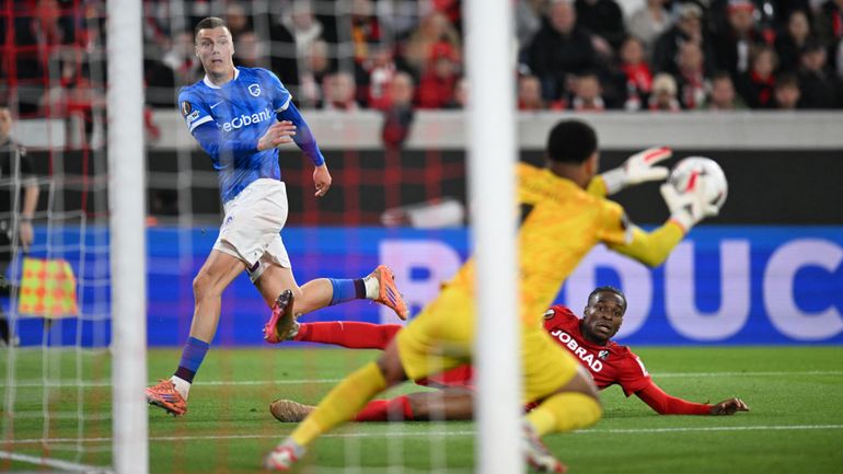 Genk patine face à l’Antwerp, Charleroi concède un partage face à OH Louvain