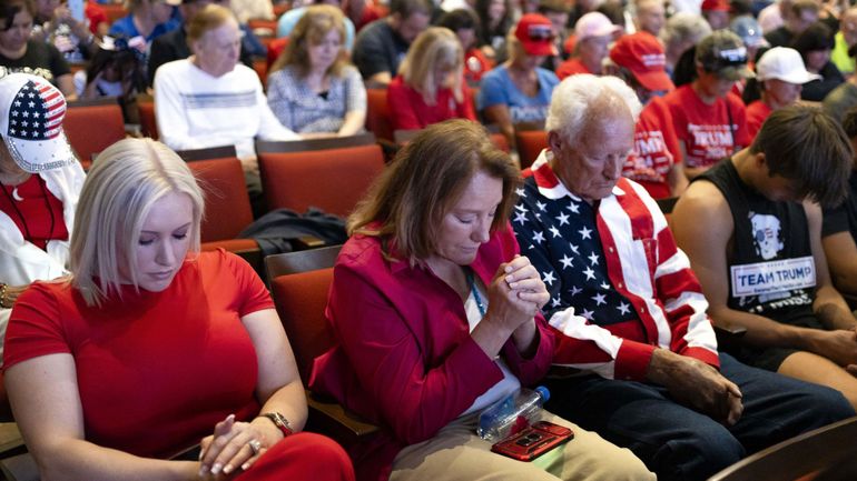 Qui sont les pentecôtistes néo-charismatiques, ces évangélistes radicaux soutiens de Donald Trump ?