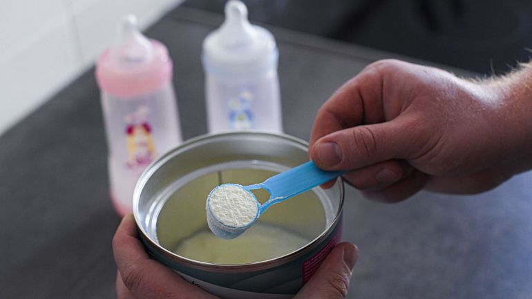 Lait infantile rappelé par Nestlé : deux enquêtes ouvertes après la mort suspecte de deux bébés en France