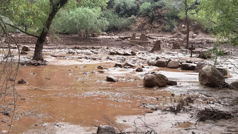 Crue soudaine dans le Grand Canyon aux Etats-Unis : environ 15 personnes recherchées