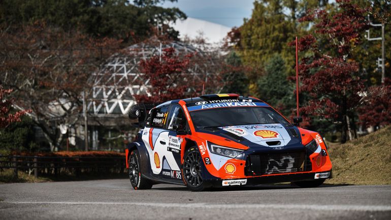WRC Japon : Rovanpera bondit en tête, Tanak chatouille les Toyota, Neuville un peu plus loin