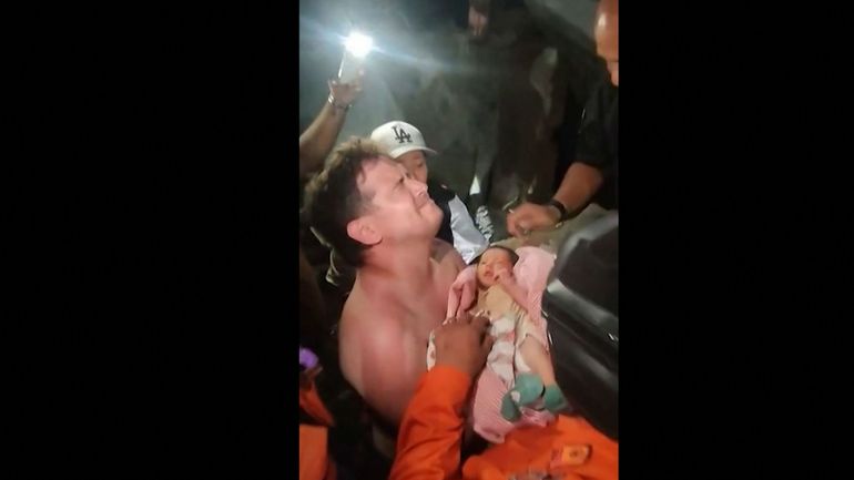 Séismes au Venezuela : un bébé sorti vivant des décombres, 920 morts et 50.000 portés disparus