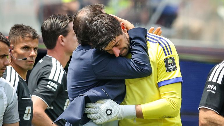 Thibaut Courtois a "hâte de faire la connaissance" de Mark Van Bommel, et "espère jouer l’Euro"