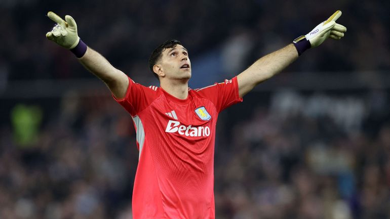 Il a refroidi tout un stade : l'arrêt époustouflant de 'Dibu' Martinez face à Nottingham