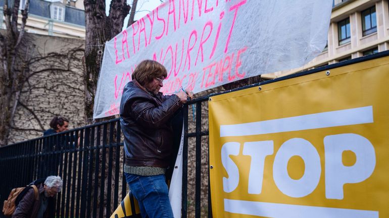 Grogne du monde agricole en France : 50 personnes en garde à vue après être entrées au ministère de l'Agriculture