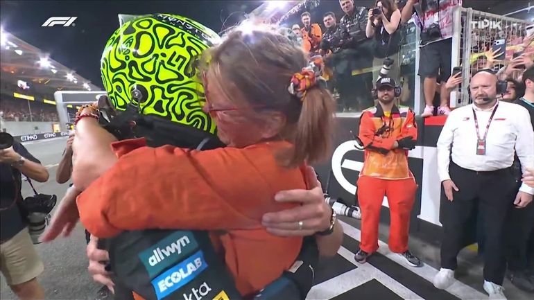 Lando Norris en larmes après son titre mondial : "Peu de gens au monde ont vécu ce que j’ai connu cette saison" Lando Norris en larmes après son titre mondial : "Peu de gens au monde ont vécu ce que j’ai connu cette saison"