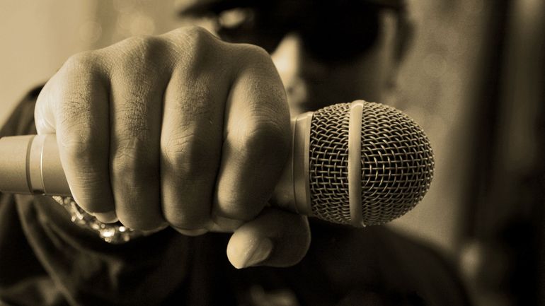 Le rap français gangrené par les narcotrafiquants : omerta des majors et artistes sous haute protection