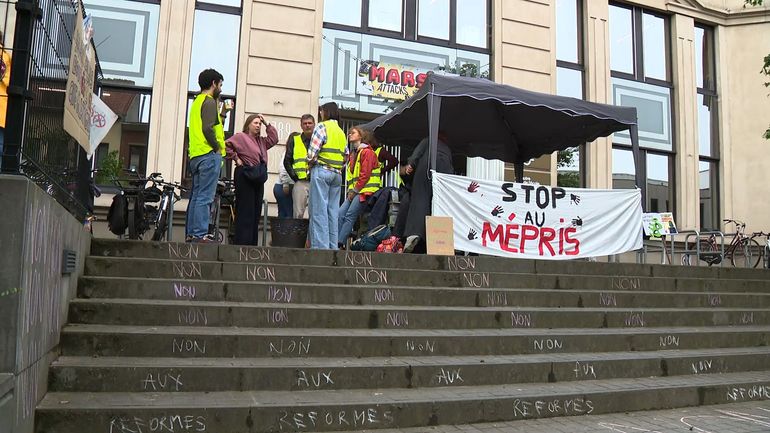Grève des enseignants : le mouvement s'étend, élèves et parents doivent s'adapter