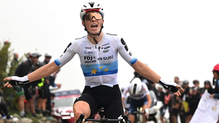 Giro Donne : Demi Vollering s’impose au sommet du Colle delle Finestre au bout d’une étape tronquée, Van der Breggen reste en rose
