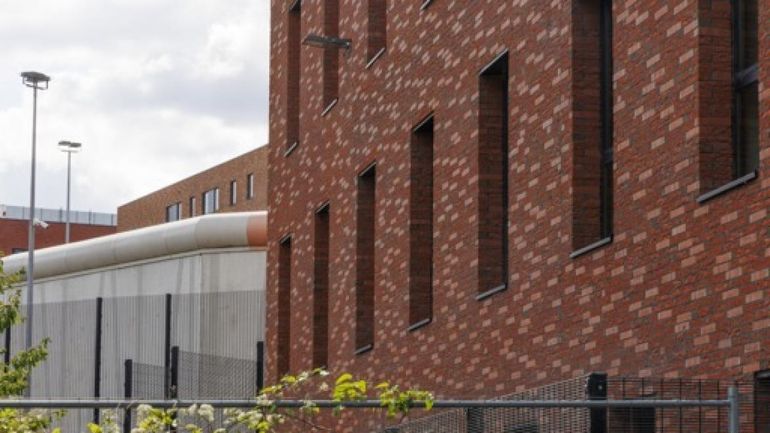 Réveillon sous tension à Haren : un préavis de grève de 48h face à la surpopulation carcérale