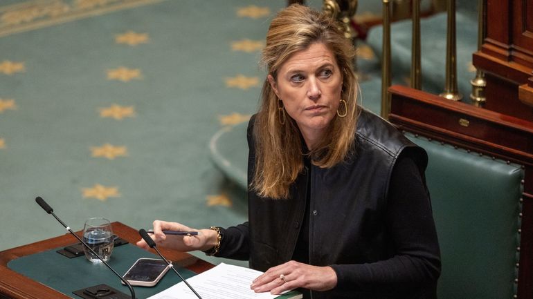 La revue de presse : Annelies Verlinden, sur un "siège éjectable" ?