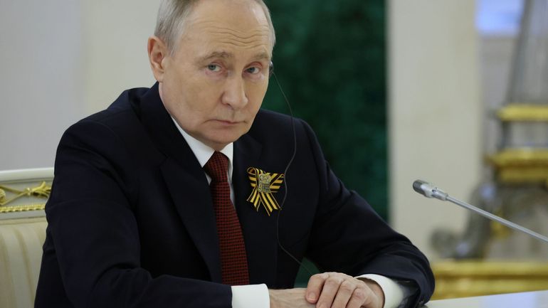 Guerre en Ukraine : commémorations du 9 mai sans internet et en demi-teinte, un cessez-le-feu fragile (relire notre direct)