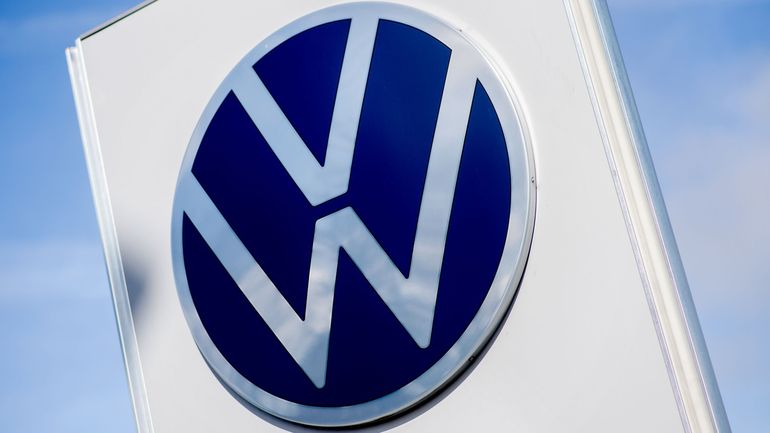 Volkswagen rappelle en Allemagne près de 100.000 voitures électriques en raison d'un problème de batterie