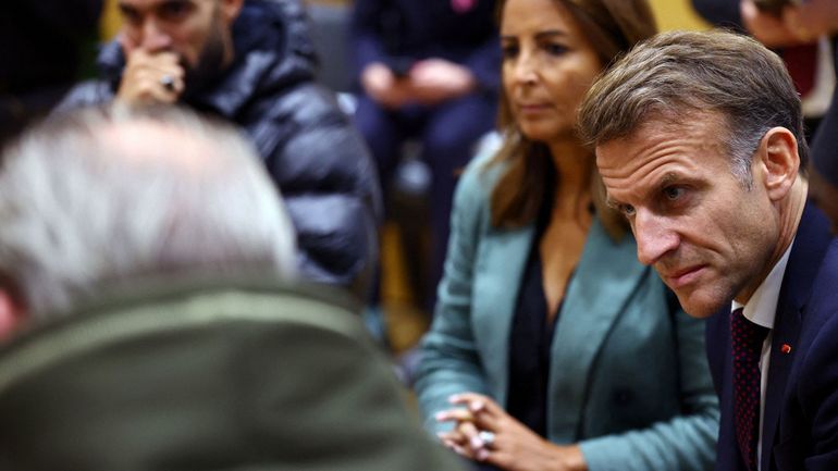 Attaque raciste dans les Yvelines : Macron évoque "un tournant" et invite à ne "rien céder face aux "idées qui s'installent"