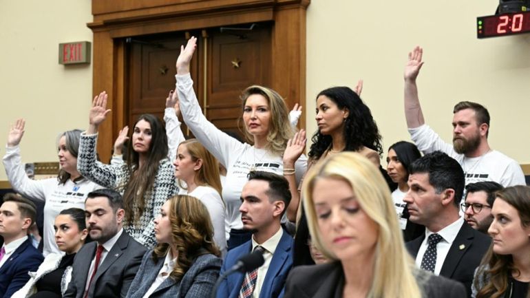 Etats-Unis : au Congrès américain, les démocrates accusent la ministre de la Justice d'"étouffer" l'affaire Epstein