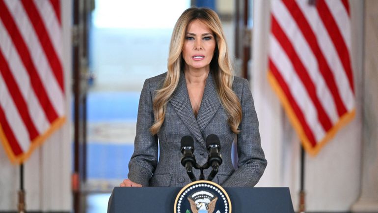 Affaire Epstein : dans une apparition surprise, Melania Trump nie tout lien avec les crimes commis par le délinquant sexuel
