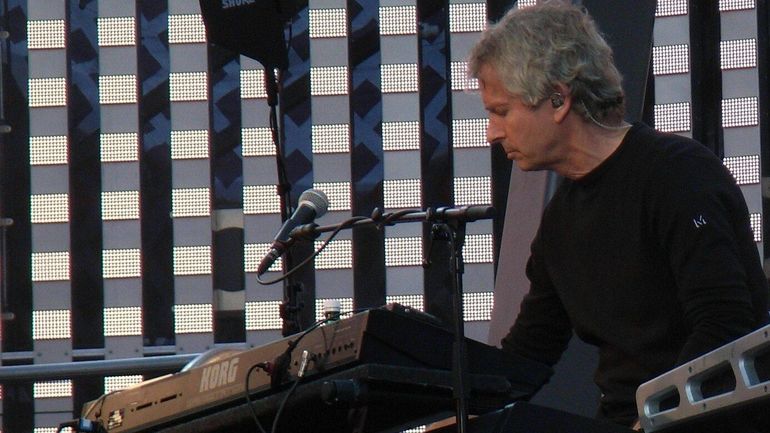 Tony Banks, le claviériste de Genesis, bientôt à l’honneur dans une nouvelle biographie Tony Banks, le claviériste de Genesis, bientôt à l’honneur dans une nouvelle biographie