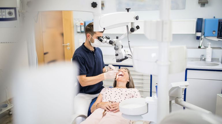 Les professions médicales et dentaires attaquent la Belgique devant l'Europe : les réformes Vandenbroucke dans le viseur