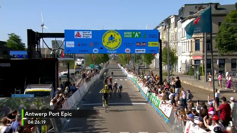Pavés, gravier, attaque dans le dernier kilomètre : Hagenes triomphe d’une course d’usure sur l’Antwerp Port Epic