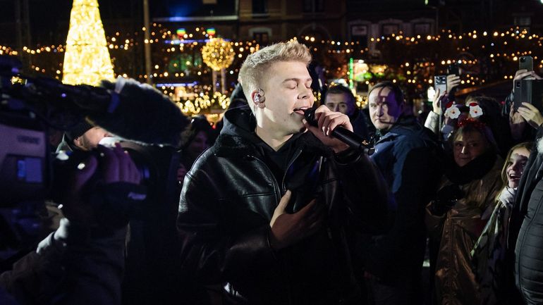 Charles Doré acclamé par la foule à Seraing : revivez ce show mémorable sur la scène de Viva for Life