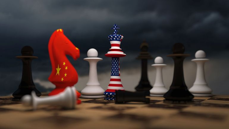 Trump annonce des droits de douane supplémentaires de 100% contre la Chine