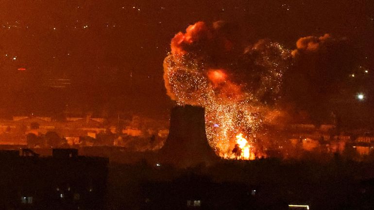 Conflit au Moyen-Orient : quatre dépôts pétroliers frappés à Téhéran et ses environs, la distribution de carburant temporairement suspendue