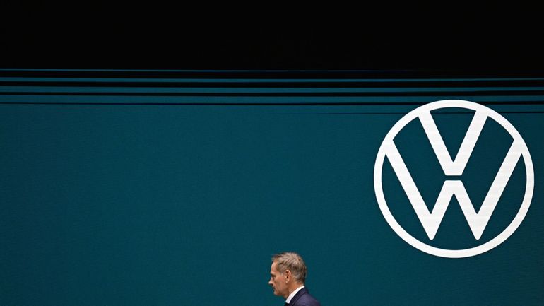 Industrie automobile allemande : "la situation de VW est plus que critique", alerte le patron de Volkswagen