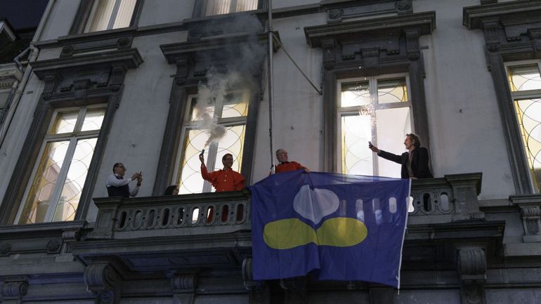 Relire notre direct - Gouvernement bruxellois : la région a son accord de gouvernement, déjà approuvé par les militants MR et Engagés