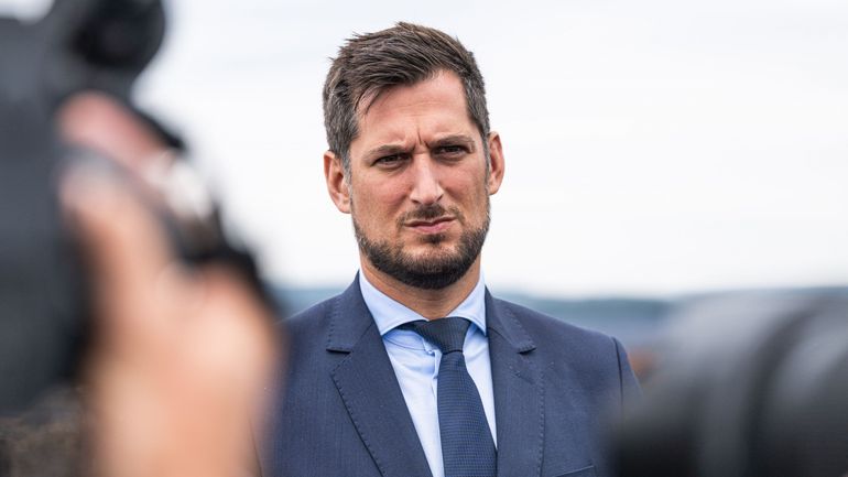 Incendie dans les Fagnes : l'évaluation aura lieu mais une fois la situation rétablie, assure Adrien Dolimont devant les députés wallons