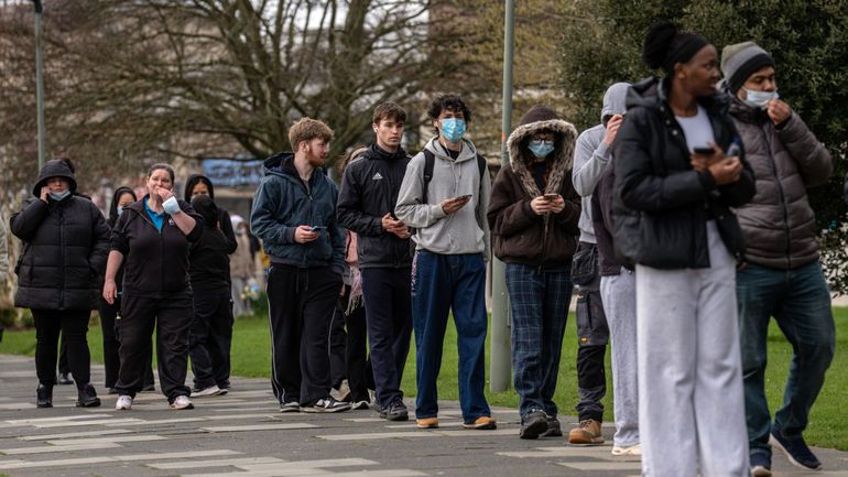 Epidémie de méningite en Angleterre dans le milieu estudiantin : 20 cas rapportés à l'agence de sécurité sanitaire