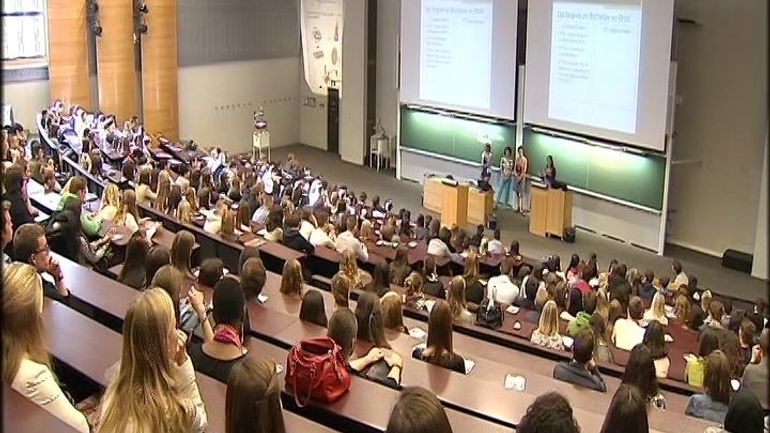 Plus de 6000 étudiants universitaires francophones non finançables ont voulu se réinscrire en 2025-2026