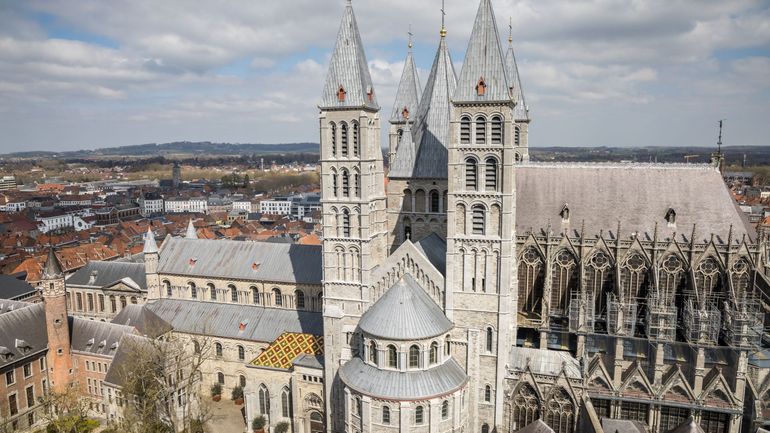 700 adultes baptisés pour Pâques : l'Église catholique a-t-elle de nouveau la cote en Belgique ?
