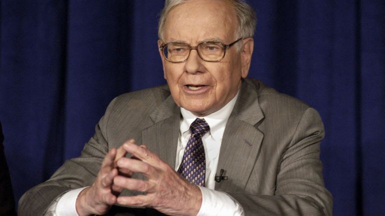 Agé de 95 ans, le multimilliardaire américain Warren Buffett annonce vouloir céder toutes ses actions d'ici huit ans