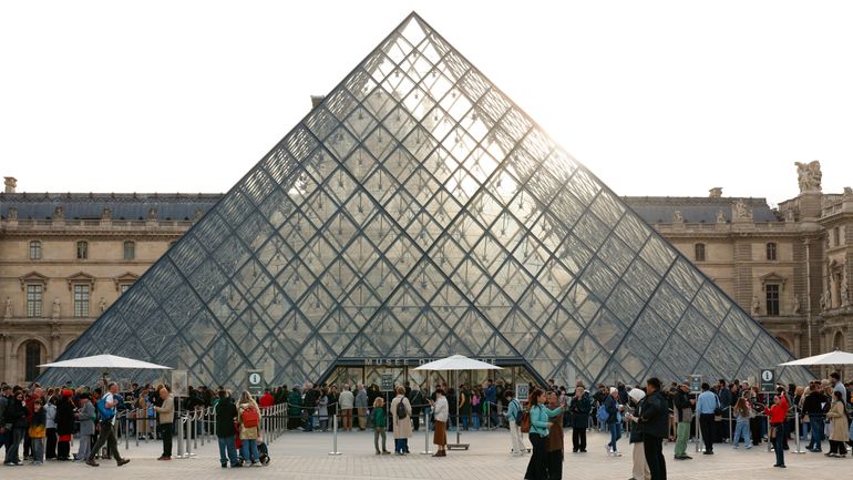 Enquête sur le cambriolage au Louvre : deux nouveaux inculpés, dont une femme de 38 ans