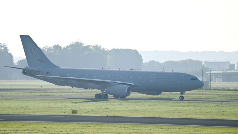 Le premier vol de rapatriement de Belges a décollé d'Oman, il devrait arriver à Bruxelles ce dimanche vers huit heures