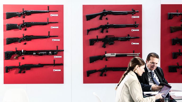 Marchandisation des armes : "Plus on en exporte, plus on fait traîner les conflits et on crée un monde dangereux" répond un expert