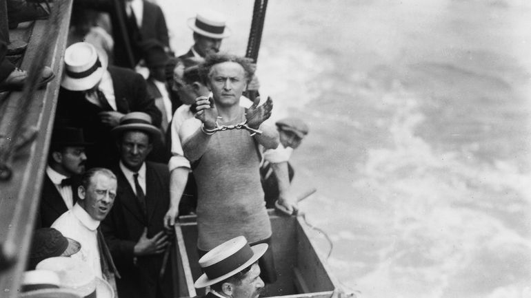 La minute insolite : le célèbre magicien Harry Houdini est mort un soir d’Halloween La minute insolite : le célèbre magicien Harry Houdini est mort un soir d’Halloween