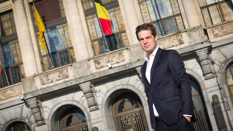 Finances de Charleroi : près de 100 millions de déficit en 2027... Les chiffres derrière l'alerte de Thomas Dermine