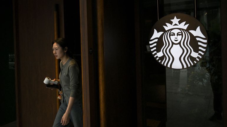 Boycott de Starbucks Corée suite à une publicité : chute des ventes et l'IA mise en cause