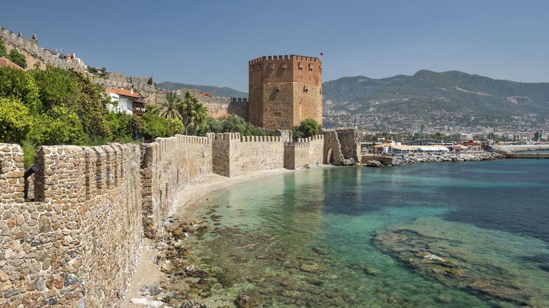 Turquie : un accident de bus cause huit morts et 26 blessés à Antalya
