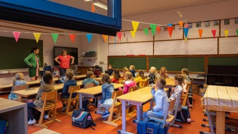 Les petits flamands retrouvent à leur tour l'école, avec une série de changements au programme