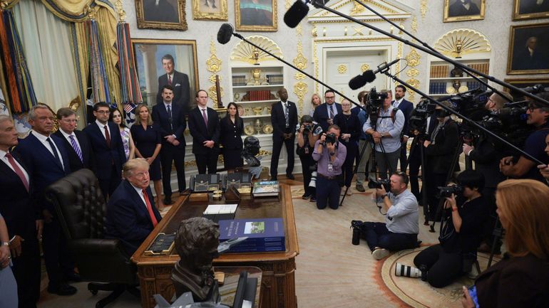 Trump écarte CNN et Politico pour Fake News ? Cela fait suite aux révélations embarrassantes de ces médias sur son administration